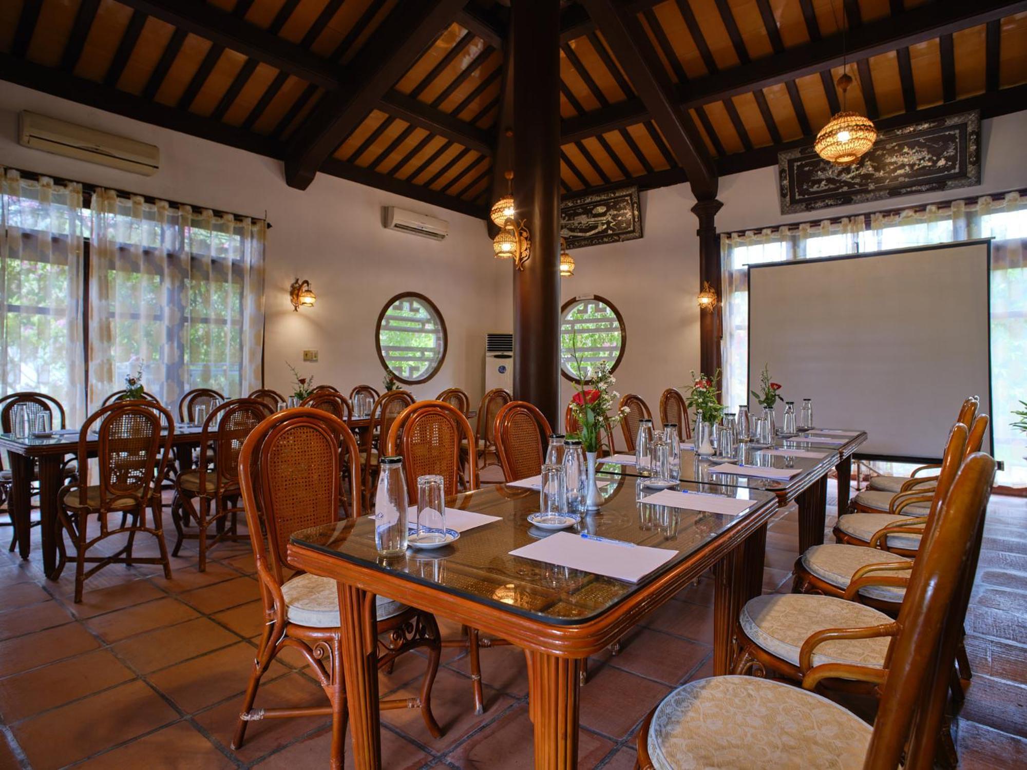 Lang Co Beach Resort 4*