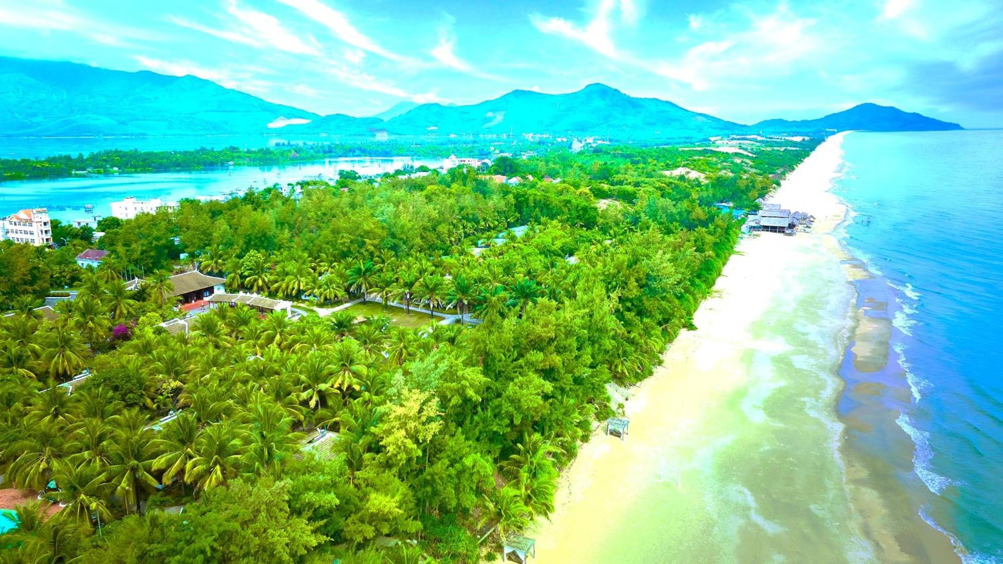 Station touristique Lang Co Beach Resort 4*